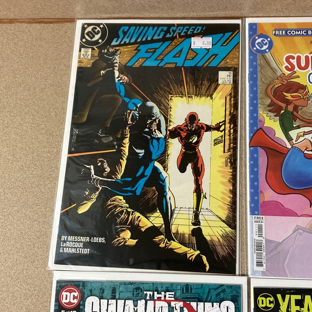 DC comic book bundle - Picture 2 of 7